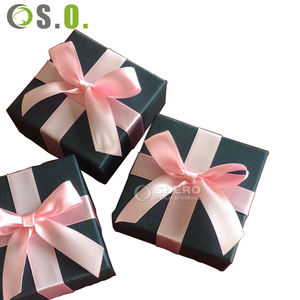 Boîtes cadeaux de luxe en carton recyclé avec logo personnalisé - Product Image 6