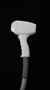 Máquina de depilación láser de diodo de 4 longitudes de onda 755nm + 808nm + 940nm + 1064nm con mango de tecnología de refrigeración para salón de belleza - Product Image 6