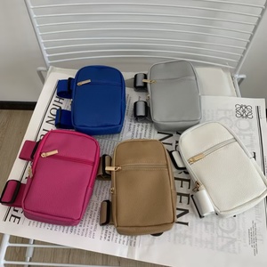 Nouvelle conception Sac de cuisse en PU motif litchi coloré, étanche avec fermeture éclair, unisexe, pour randonnée en extérieur, avec logo personnalisé, sacoche pour téléphone - Product Image 1