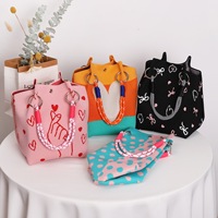Nouvelle Série Amour Sac Cadeau en Polyester Tricoté Grande Capacité avec Fermeture Magnétique Sac Fourre-tout Pochette Style Urbain Simple