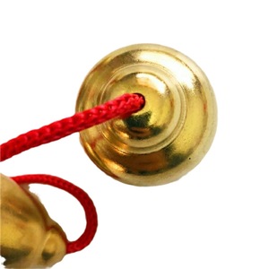Juego de Campanas de Mano de Latón de 3.5 CM con Cuerda Roja, Instrumento de Percusión Metálico Orff, Juguetes Musicales para Educación Temprana, Venta al Por Mayor - Product Image 2