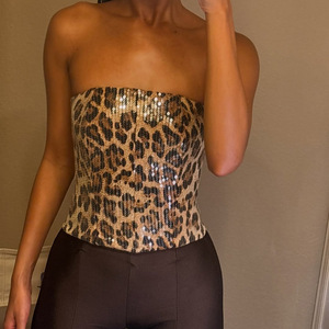 <span class=keywords><strong>Haut</strong></span> court d'été sexy et tendance pour <span class=keywords><strong>femme</strong></span>, à épaules dénudées, avec sequins, taille haute, fermeture éclair, sans manches, amincissant, idéal pour les soirées et cocktails - Product Image 2