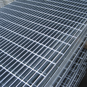 Grille de drainage en acier galvanisé à chaud pour caniveau, grille de tranchée robuste pour le drainage des trottoirs, des routes et des chemins - Product Image 6