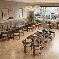 Ensemble table et chaises carrées en bois sur mesure, fabrication directe Ron Group, sièges en cuir pour café et restaurant.