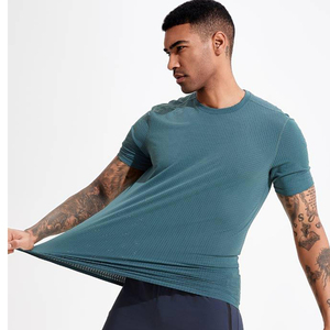 T-shirt de sport léger pour hommes, vêtements de course, vêtements de gym, vêtements de fitness compressés, vente en gros OEM - Product Image 1