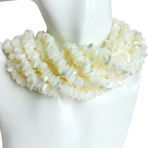 Perle di ambra baltica sciolte di ambra bianca a forma libera con fori pietre preziose irregolari per la creazione di gioielli e la tessitura di perline - Product Image 1