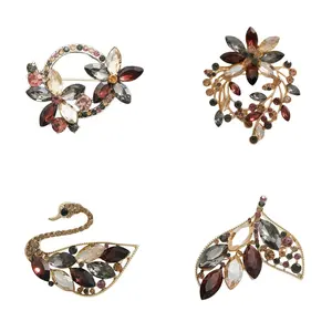 Broches en forme de fleurs et de papillons européennes et américaines, en alliage plaqué or, accessoires de mariage, broches en forme de fleurs pour unisexe - Product Image 3