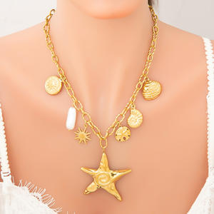 Collar con colgante de estrella chapado en oro de 18 quilates de acero inoxidable para mujer, joyería de fiesta, cadena de clavícula de moda con dijes de perlas y conchas - Product Image 1