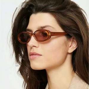 Gafas de Sol Cat Eye 2025 con Logotipo Personalizado, para Hombre y Mujer, Protección UV400, Colores Pastel, Montura Pequeña Ovalada - Product Image 3