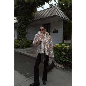 Manteau en fausse fourrure à imprimé léopard avec rembourrage en coton et fermeture à ceinture, trench-coat avec décoration boutonnée - Product Image 4