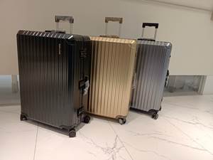 Valigia in Lega di Alluminio e Magnesio con Micro Imperfezioni, 28 Pollici, Nero Oro Colore Canna di Fucile, Ruote Universali, Shunfeng - Product Image 3