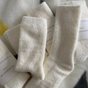 Kış kalınlaşmak kadın terlik çorap uyku çorap düz renk sıcaklık yumuşak rahat uzun tüp bulanık çorap - Product Image 2