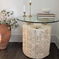 Table basse en pierre naturelle de grotte romaine avec plateau en verre trempé, meuble de salon inspiré du design en marbre