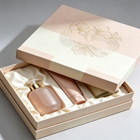 Boîte à parfum rigide personnalisée en gros avec base et couvercle, emballage cadeau en papier spécial avec logo estampé à chaud en or, OEM ODM
