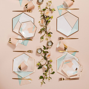 Ensemble de 4 assiettes en papier pour décoration de fête, couleur rose, avec estampage à chaud, vaisselle jetable - Product Image 1
