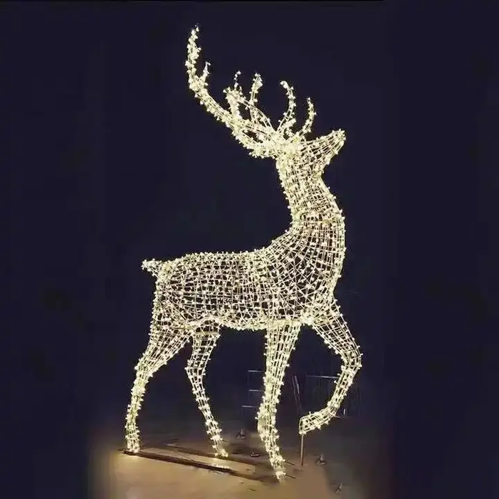 Rena de Natal em grande escala para Papai Noel ao ar livre com luzes LED para iluminar decoração de festas de férias ao ar livre