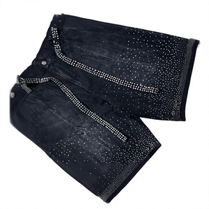 Shorts en jean respirants taille haute pour homme, délavés, avec rivets décoratifs, style décontracté printemps-été, coupe droite, en coton - Product Image 2