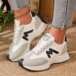 Baskets confortables à lacets pour femmes, chaussures décontractées légères, polyvalentes, pour le skateboard, la course à pied, les entraînements et les mocassins, pour toutes les saisons - Product Image 1