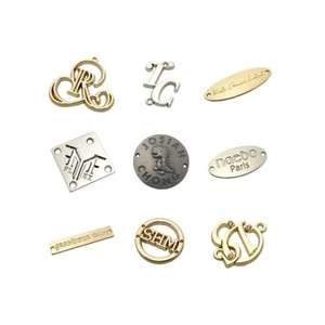 Nhà Máy Bán Hàng Trực Tiếp Túi Túi Xách Thương Hiệu Quần Áo May Mặc Tùy Chỉnh Kim Loại Logo Nhãn - Product Image 2