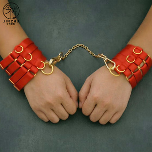 JINZHU Nouvelles basse-cuisses ajustables pour adultes, style Europe et Amérique. Bracelet rouge avec boucle de serrage spéciale. - Product Image 1