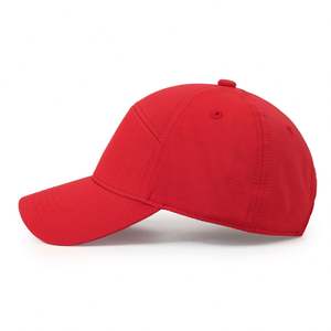 Gorra de béisbol deportiva impermeable roja con logotipo personalizado de alta calidad, gorra deportiva de tela de secado rápido de 7 paneles personalizada - Product Image 2