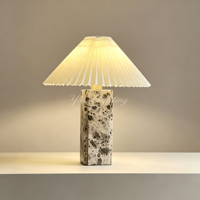 Lampe de table rectangulaire en marbre naturel, abat-jour conique en tissu plissé, lampe de bureau Wabi Sabi pour chambre à coucher, hôtel, villa