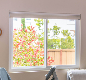 Finestre in Alluminio a Doppio Vetro Resistenti agli Uragani e Insonorizzate, Finestre Scorrevoli Minimaliste in Alluminio a Triplo Vetro - Product Image 1