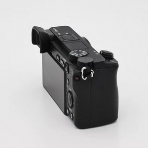 Cuerpo de cámara A6400 usado (solo el cuerpo) — 24.2MP APS-C + AF de 425 puntos, en excelentes condiciones, completamente funcional. - Product Image 1