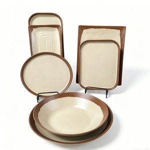Ensemble de vaisselle en mélamine beige durable Hcma avec des assiettes carrées et rondes à bord brun, vaisselle incassable, adapté aux restaurants - Product Image 1