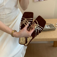 Nouvelles sandales fines tissées à bout carré, style estival polyvalent avec orteils exposés et bride droite pour femmes