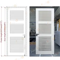 Porte de chambre intérieure en bois massif avec lamelles blanches, apprêté pour bois