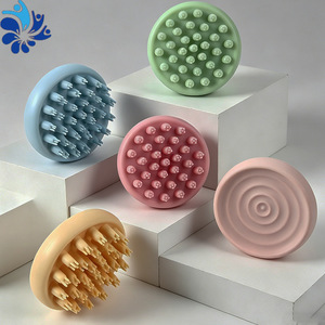 Cepillo de silicona para masaje del cuero cabelludo con dientes cónicos para uso en el hogar y en salones de belleza - Product Image 3