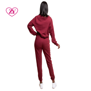<span class=keywords><strong>Felpa</strong></span> rossa personalizzata Set di pantaloni <span class=keywords><strong>con</strong></span> stampa africana all'ingrosso comoda tuta <span class=keywords><strong>con</strong></span> strisce laterali per Activewear e Loungewear - Product Image 2