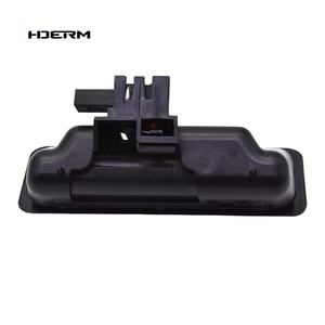 Commutateur de déverrouillage de poignée de coffre arrière de pièces d'auto de HDERM pour <span class=keywords><strong>BMW</strong></span> E60 <span class=keywords><strong>E90</strong></span> X5 E70 OE 51247118158 - Product Image 2
