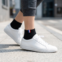 Vente en gros Chaussettes en coton blanc noir Chaussettes de cheville respirantes et absorbant la sueur personnalisées pour femmes et hommes