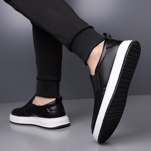 Mocasines de cuero para hombre con punta redonda, sin cordones, transpirables, con entresuela de EVA y suela de goma, para todas las estaciones, informales y de negocios. - Product Image 3