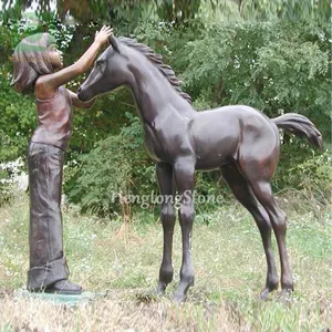 Estatueta decorativa do parque zoológico, antiguidade, menina de bronze com estátua de cavalo de cavalo