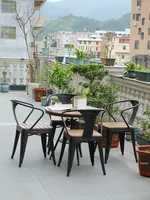 Tables et chaises en bois plastique pour l'extérieur, hôtel, école, balcon, villas de loisirs, cour, café, salon de thé, imperméables et anticorrosion