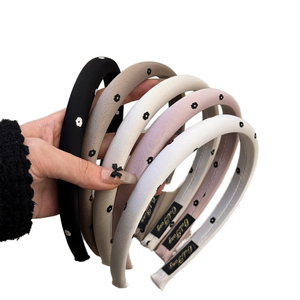 عصابة رأس رفيعة أنيقة للفتيات على الطراز الأوروبي وأمريكي قماش حفلات 13*16 إكسسوارات شعر الوجه متعددة الاستخدامات لغسيل الشعر - Product Image 1