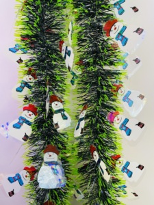 新製品レーザーグリーンカラークリスマスティンセルガーランドティンセルカーテン写真背景新年の装飾