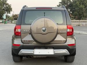 Voitures d'<span class=keywords><strong>occasion</strong></span> <span class=keywords><strong>SKODA</strong></span> <span class=keywords><strong>YETI</strong></span> 1.8TSI DSG Elegance - Product Image 4