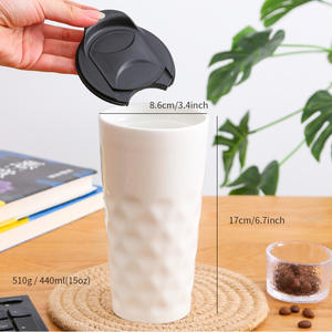 Taza de cerámica Chaozhou de 440 ml con doble pared aislante y tapa de silicona, set de regalo para obsequios empresariales - Product Image 1