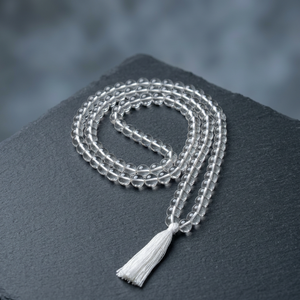 Collar Mala Hecho a Mano con Cuentas de Cristal, Ecológico, de Forma Irregular, con Temática Budista, de Piedras Semipreciosas, con Borla Blanca - Product Image 1