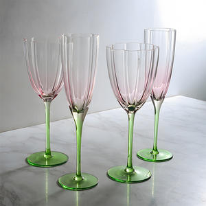 Ensemble de verres <span class=keywords><strong>à</strong></span> <span class=keywords><strong>vin</strong></span> côtelés avec tige verte, gobelets <span class=keywords><strong>à</strong></span> <span class=keywords><strong>vin</strong></span> et flûtes <span class=keywords><strong>à</strong></span> champagne <span class=keywords><strong>à</strong></span> rayures verticales <span class=keywords><strong>vintage</strong></span>, verres <span class=keywords><strong>à</strong></span> boire en forme de fleur - Product Image 5