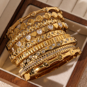 Hochwertiges Edelstahl-Armband mit Goldplattierung und Polierfinish, Anlaufgeschützt, mit Kubischem Zirkonia für Damen, Glänzender Schmuck - Product Image 2