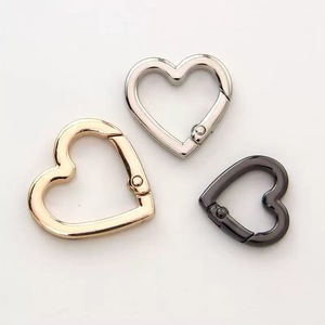Anneau <span class=keywords><strong>d</strong></span>'<span class=keywords><strong>amour</strong></span> en métal, porte-clés en forme de cœur, clip à ressort <span class=keywords><strong>pour</strong></span> la fabrication de sacs à main, attache à anneau <span class=keywords><strong>d</strong></span>'<span class=keywords><strong>amour</strong></span> à bords arrondis, support de porte-clés - Product Image 2