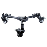 YUNTENG YT901, un grand trépied professionnel pliant en alliage d'aluminium avec roues, adapté aux téléphones mobiles et aux appareils photo reflex numériques.