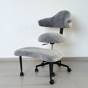 Moderna sedia <span class=keywords><strong>ergonomica</strong></span> in ginocchio comoda <span class=keywords><strong>poltrona</strong></span> in tessuto <span class=keywords><strong>per</strong></span> casa <span class=keywords><strong>ufficio</strong></span> con pedali <span class=keywords><strong>per</strong></span> la meditazione Yoga-Design sgabello scimmia - Product Image 1