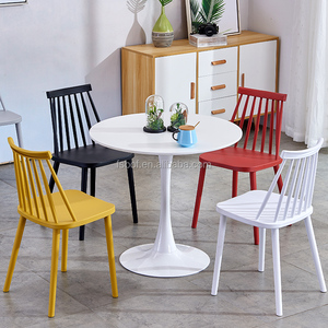 Mesa redonda y sillas de café de ocio blanco Mesas y sillas de plástico para cafeterías para lugares comerciales - Product Image 1