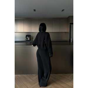 Survêtement décontracté noir à capuche coupe-vent taille XXL, confortable, respirant, imprimé, pour le jogging hivernal, grande taille, avec logo - Product Image 1